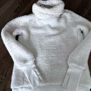 Athleta Nirvana Sherpa Funnel Neck Pullover Sweatshirt
